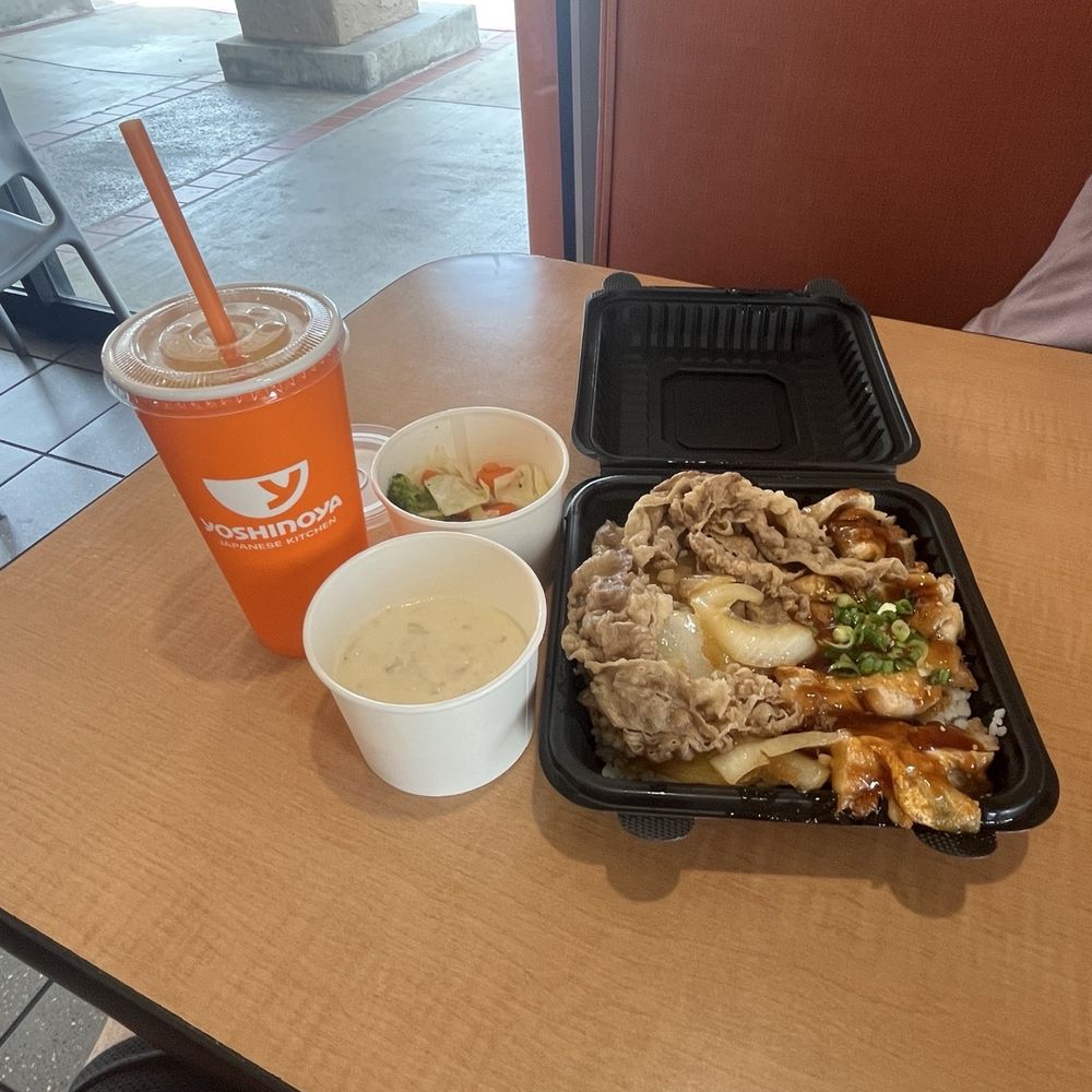 Yoshinoya - Combo xl and cup of clam chowder - Japanese Near Me - Corona, California Yoshinoya - Combo xl and cup of clam chowder - Japanese Near Me - Corona, California