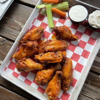 Ray Brook Brewhouse - Buffalo chicken wings - Brewpubs Near Me - Ray Brook, New York