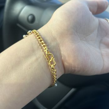 Bich-Kieu Jewelry - Gold bracelet that was fixed with a new clasp - Jewelry Near Me - Seattle, Washington Bich-Kieu Jewelry - Gold bracelet that was fixed with a new clasp - Jewelry Near Me - Seattle, Washington
