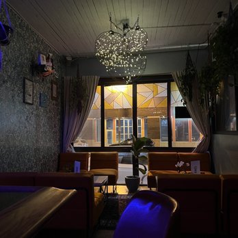 Lost Whale - Inside - Cocktail Bars Near Me - Milwaukee, Wisconsin