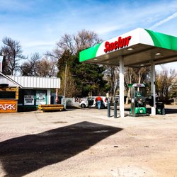 Rogerson Service - View of gas station. RV park is next door and behind. Delightful Helen's Cafe is inside!