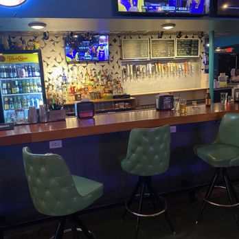Lazy Oaks Beer Garden - Bar seating - Bars Near Me - Houston, Texas Lazy Oaks Beer Garden - Bar seating - Bars Near Me - Houston, Texas