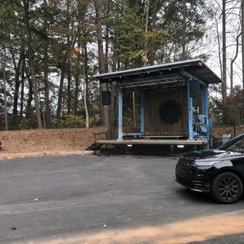 BoatYard LKN - Outdoor stage - Bars Near Me - Cornelius, North Carolina