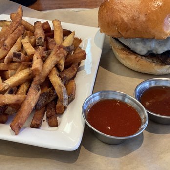 Leon's Full Service - Burger - Gastropubs Near Me - Decatur, Georgia Leon's Full Service - Burger - Gastropubs Near Me - Decatur, Georgia