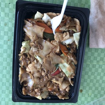 Top Thai - Pad see mao/drunken noodle (9.50) yummy! - Thai Near Me - Castro Valley, California
