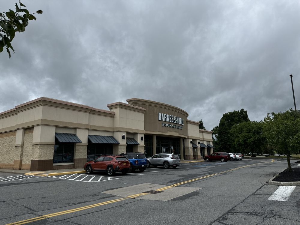 BARNES & NOBLE BOOK SELLERS - Updated July 2025 - 12 Photos & 16 ...
