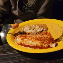 Los Mariachis - Beef burrito,  taco, beans