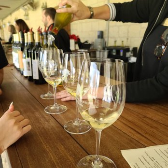 Becker Vineyards - Wine Tasting Room Near Me - Fredericksburg, Texas
