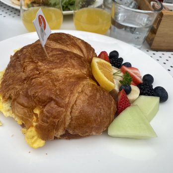 Lapisara Eatery - Bacon Breakfast Sandwich Croissant - Breakfast & Brunch Near Me - San Francisco, California Lapisara Eatery - Bacon Breakfast Sandwich Croissant - Breakfast & Brunch Near Me - San Francisco, California
