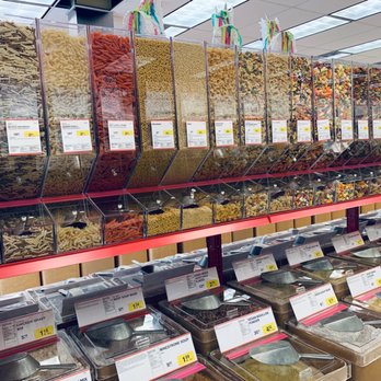 Bulk Barn - a variety of nuts and cereals - Grocery Near Me - Richmond Hill, Ontario