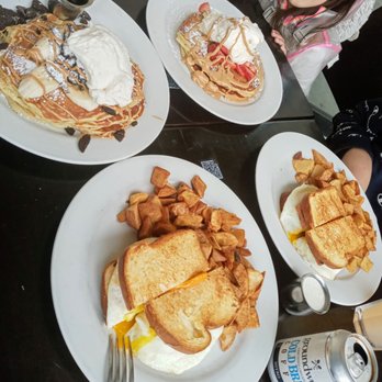 Bea Bea's - All this Goodness - Coffee & Tea Near Me - Burbank, California Bea Bea's - All this Goodness - Coffee & Tea Near Me - Burbank, California