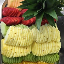 Landgasthaus Badischer Hof - Platte mit frischem Obst zum Dessert
