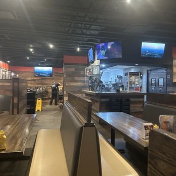 Texas Roadhouse - Inside - Steakhouses Near Me - Northglenn, Colorado