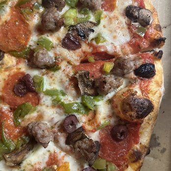 Lucky's Pizza - 15" Dom's - Pizza Near Me - Canoga Park, California Lucky's Pizza - 15" Dom's - Pizza Near Me - Canoga Park, California