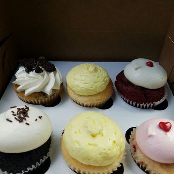 Cupcake People - Cookies and Cream, Lemon Blossom, Red Velvet, Black and White, Lemon Blossom and Strawberry Friendly - Bakeries Near Me - Lawrenceville, Georgia