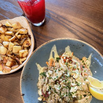 First Watch - Pesto Chicken Quinoa Bowl, Fresh Seasoned Potatoes, Morning Meditation - Breakfast & Brunch Near Me - Doral, Florida