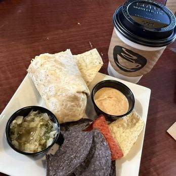 House Blend Cafe - Southwest Turkey Wrap with Rose Latte - Cafes Near Me - Ocoee, Florida