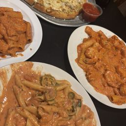 Spicy penne pasta Shrimp rigatoni Garlic cheese bread Spicy penne pasta Shrimp rigatoni Garlic cheese bread