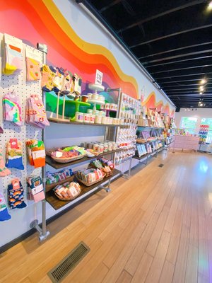 Common Dear (located inside Johnny and June) by null