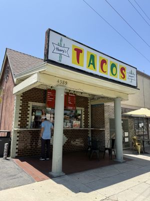 Henry's Tacos by null