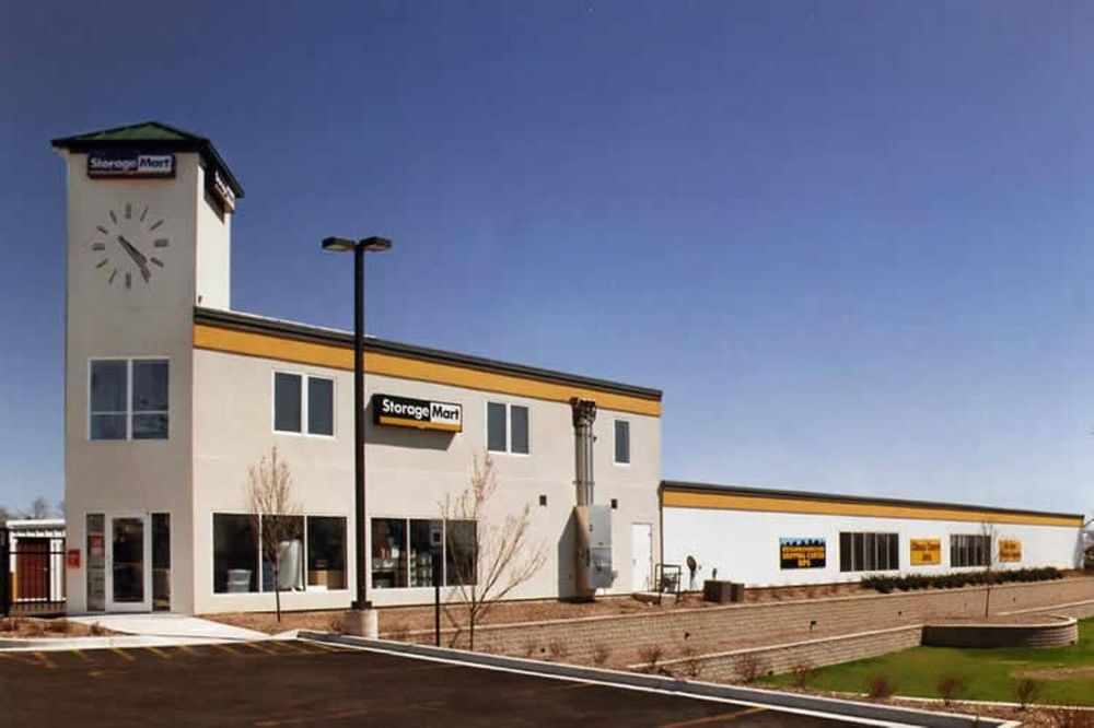 STORAGEMART Updated 2024 14 Photos & 15 Reviews 819 N Eola Rd