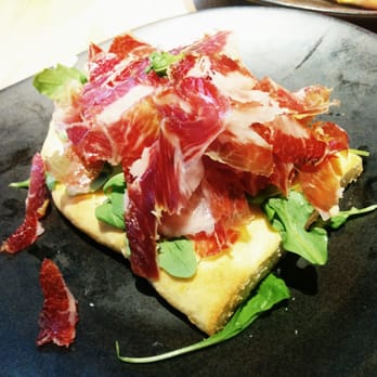 MasQmenos - Superior Iberian ham with mozzarella and rocket - Spanish Near Me - Valencia, V MasQmenos - Superior Iberian ham with mozzarella and rocket - Spanish Near Me - Valencia, V