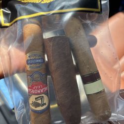 Puff 'N' Stuff - Cigar purchase.