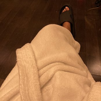 Zenbar Healing Studio - I looooove that they give you a robe and slippers and the slippers are so comfy!! - Massage Therapy Near Me - Oakville, Ontario Zenbar Healing Studio - I looooove that they give you a robe and slippers and the slippers are so comfy!! - Massage Therapy Near Me - Oakville, Ontario