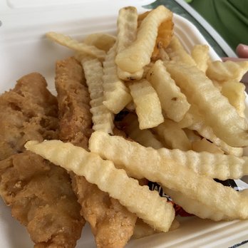 Terrie's Place - Fish basket comes with a drink - Food Trucks Near Me - Kilmarnock, Virginia