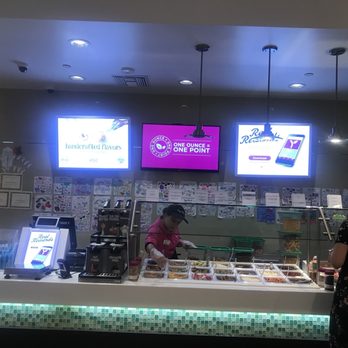 Yogurtland - Cashier & toppings - Ice Cream & Frozen Yogurt Near Me - Los Angeles, California