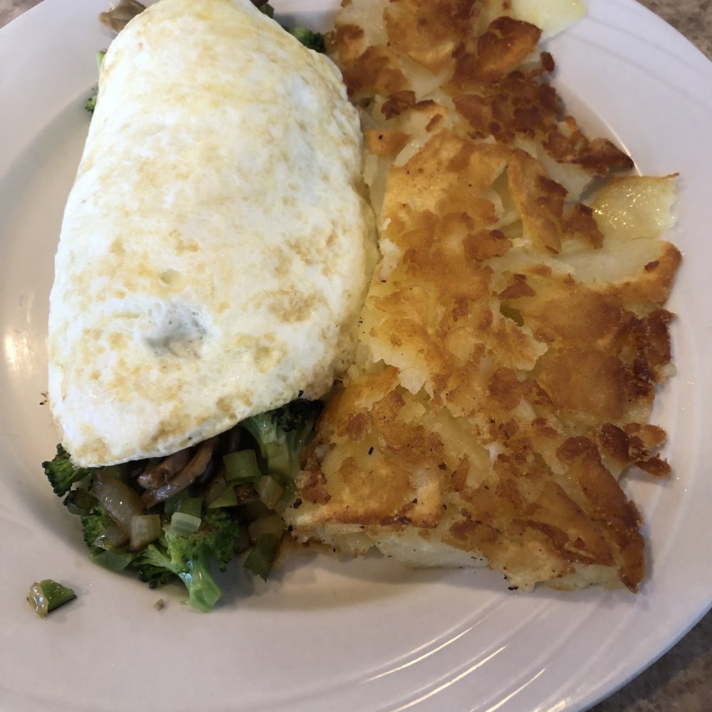 Alex's Royal Grill - Veggie omelette made with egg whites - Sandwiches Near Me - Troy, Michigan