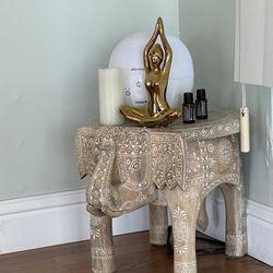 Jiaren Yoga Studio - Meditation decor