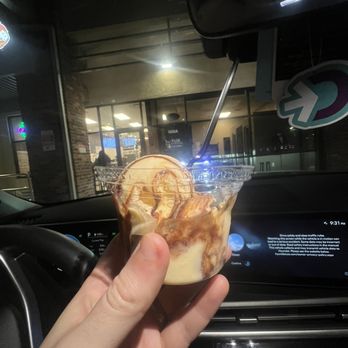 Sweet Snow - Waited 20 minutes for this tiny thing. Can't believe they charged me close to $8 for it. I would never serve this. Horrible. - Ice Cream & Frozen Yogurt Near Me - Goodyear, Arizona Sweet Snow - Waited 20 minutes for this tiny thing. Can't believe they charged me close to $8 for it. I would never serve this. Horrible. - Ice Cream & Frozen Yogurt Near Me - Goodyear, Arizona