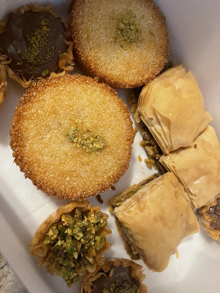 Baklava & More Logo