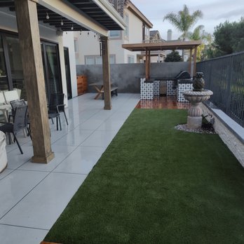OC Artistic Landscape - a patio with artificial grass - Landscaping Near Me OC Artistic Landscape - a patio with artificial grass - Landscaping Near Me