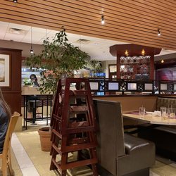 Cafe Gia - Dining room
