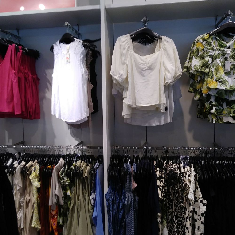 H&M - Unbelievable low sale prices! - Women's Clothing Near Me - Hillsboro, Oregon H&M - Unbelievable low sale prices! - Women's Clothing Near Me - Hillsboro, Oregon