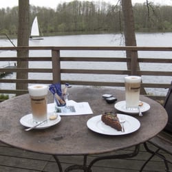 Ufercafé - Latte Macchiato am See