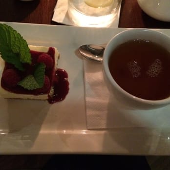 Prezzo - Mini dessert : mini cheesecake vanille framboise et boisson chaude - Italian Near Me - Newmarket, SFK Prezzo - Mini dessert : mini cheesecake vanille framboise et boisson chaude - Italian Near Me - Newmarket, SFK