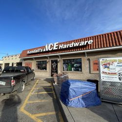 Kendall's Ace Hardware & Paint - Outside