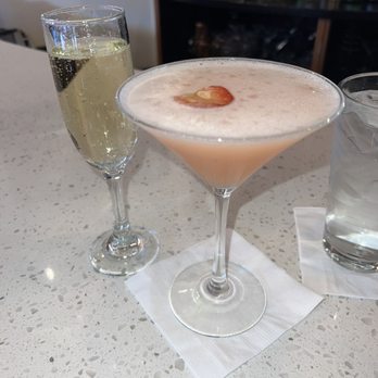 Drew's on Halsted - Pornstar with a glass of Prosecco - American Near Me - Chicago, Illinois Drew's on Halsted - Pornstar with a glass of Prosecco - American Near Me - Chicago, Illinois