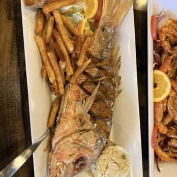 El Vallartazo - Whole red snapper deep fried!! - Seafood Near Me - West Chicago, Illinois El Vallartazo - Whole red snapper deep fried!! - Seafood Near Me - West Chicago, Illinois