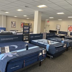 Mattress Firm Roosevelt Boulevard