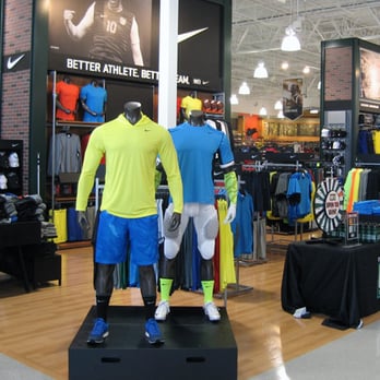 DICK'S Sporting Goods - Sports Wear Near Me - El Paso, Texas