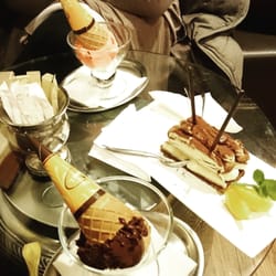 Giovanni L. - Vorne: Dark Chocolate ice cream Hinten: Strawberry ice cream Mitte: Tiramisu Alles ein Traum