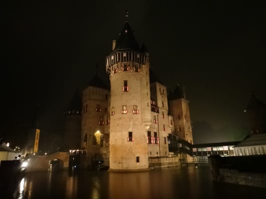De Haar Castle by null