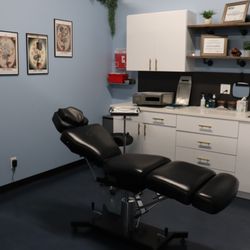 Sacred Siren Parlor - Piercing Rooms