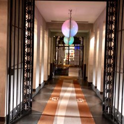 Belga Queen - Entrance
