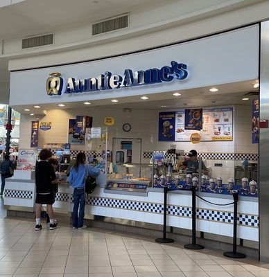 Auntie Anne's by null