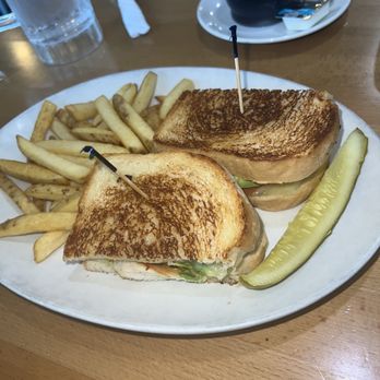 Sunview Cafe - Avocado Chicken Sandwich - Breakfast & Brunch Near Me - Allen, Texas
